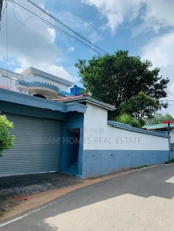 Elegant 2-Storey House for Sale – Battaramulla