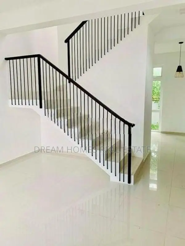 Luxury 2-Storey House for Rent – Prime Urban Art, Kottawa