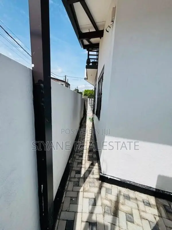 Super Modern House for Sale – Athurugiriya