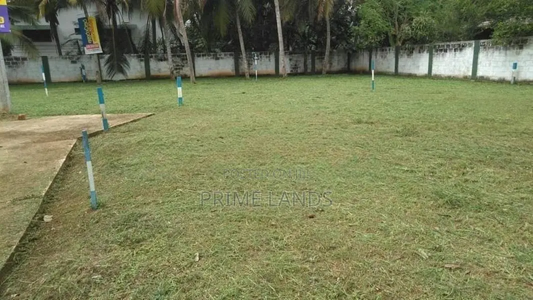 අනුරාධපුර දහය්යාගම හන්දියෙන් ඉඩමක් විකීනීමට ඇත