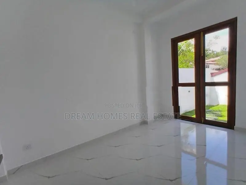 Luxury Brand New 2 Story House for Sale-Makandana