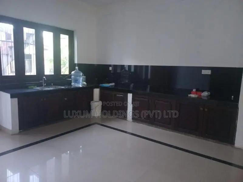 1st Floor House for Rent in Fairfield Garden Colombo 08 [ 1873C ]