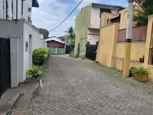 House with Land for Sale in Nugegoda