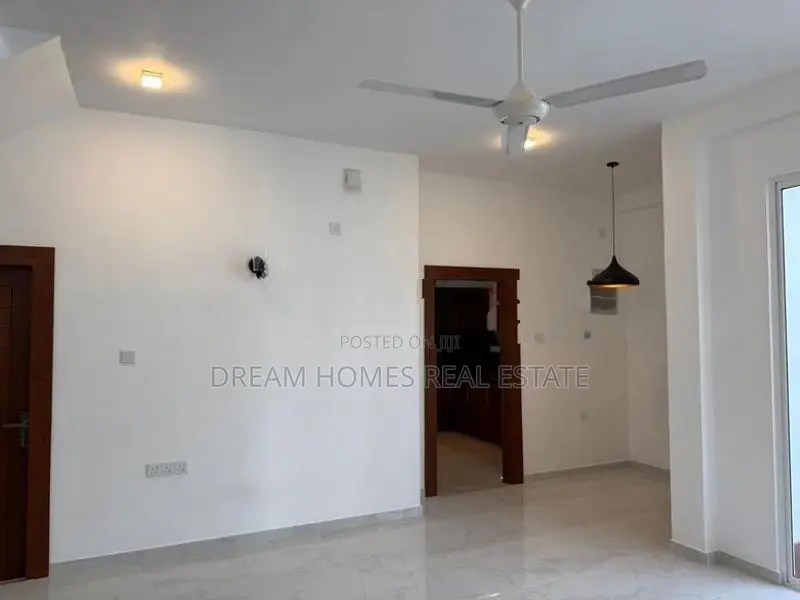 Brand New Luxury Two-Story Home in Piliyandala