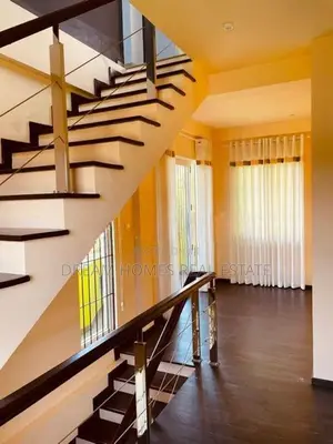 Luxury Fully Furnished 2 Story House for Rent Piliyandala