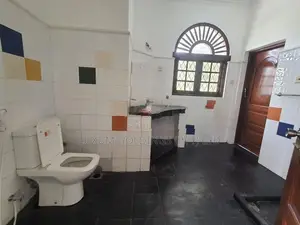 3,000 SQFT House For Rent in Lake Drive Colombo 08 [ 1175C ]