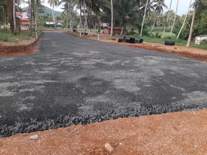 අලව්ව නගරයෙන් ඉඩමක් විකිණීමට