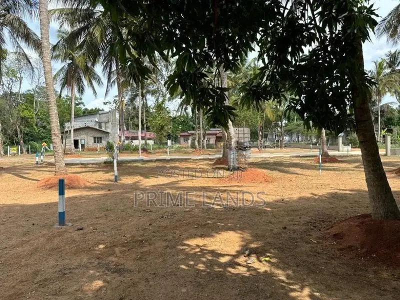 අනුරාධපුර සාලියමාවතෙන් සින්නක්කර බිම්කොටසක් විකිණීමට