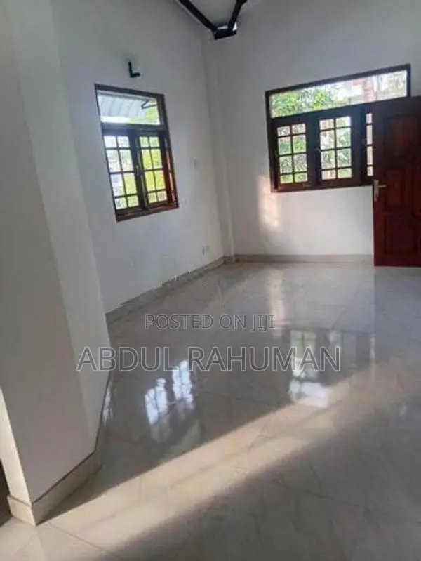 තට්ටු දෙකේ Gedara Kaduwela Town 9 Rooms
