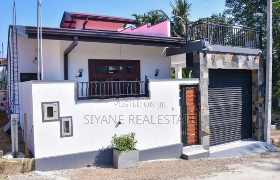 Beautiful Modern Brand New House for Sale in Athurugiriya