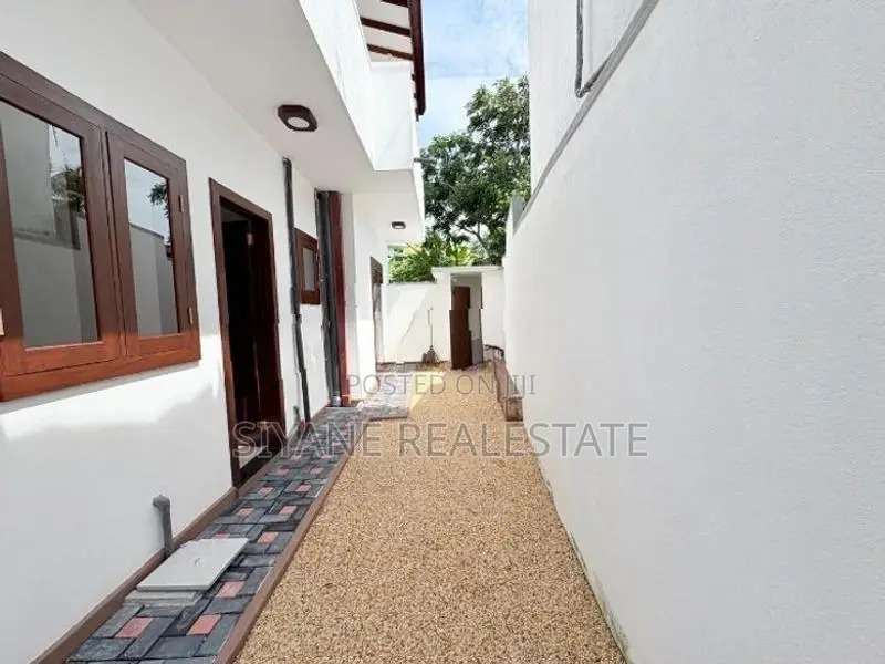 Brand New Beautiful Modern House for Sale in Kesbewa, Piliyandala