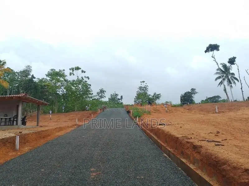 Residential Land for Sale in Aluthwala