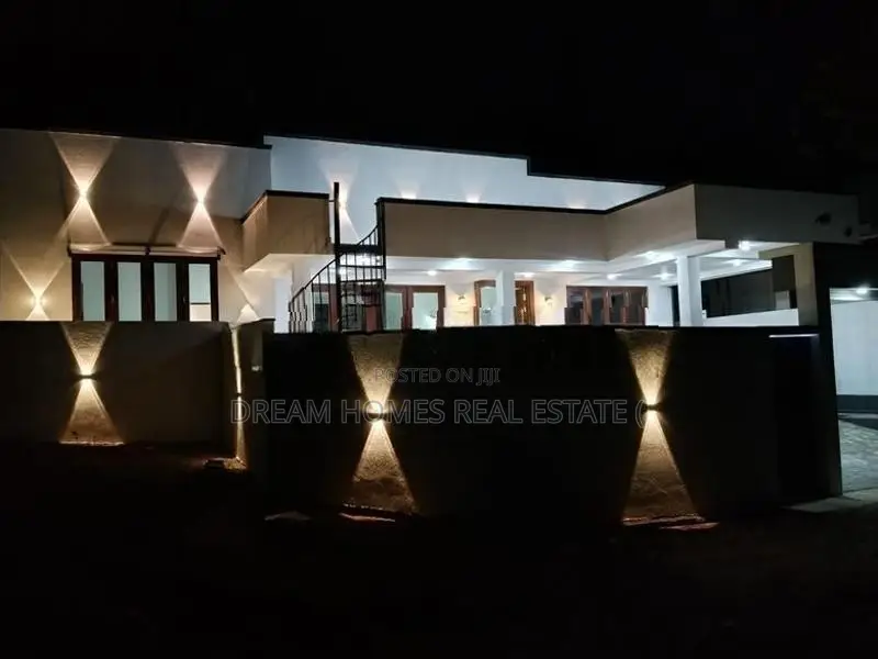 අතුරුගිරියෙන් අලුත් ම නිවසක් විකිනීමට