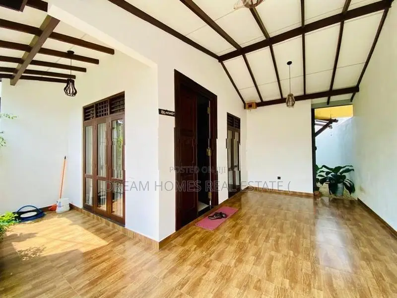 Modern Single-Story House for Sale – Athurugiriya