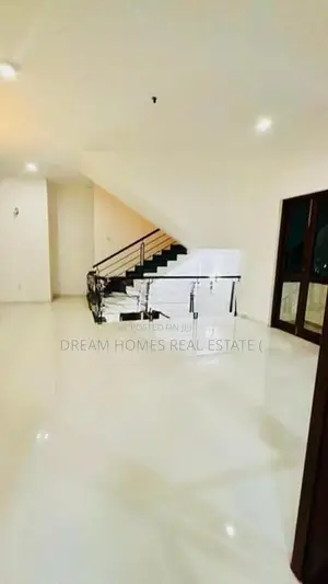 Luxury Home with Swimming Pool – Oruwala, Athurugiriya