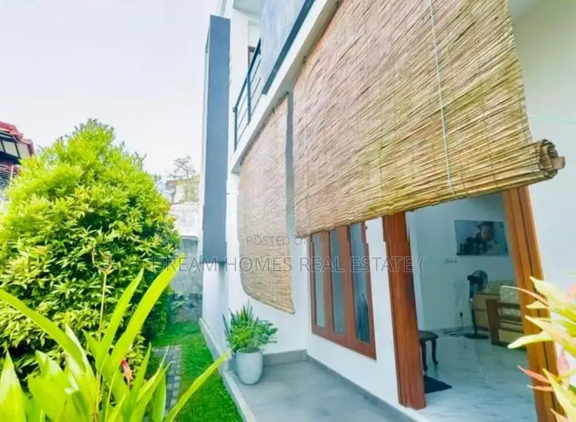 Luxury Home for Sale in Kaduwela