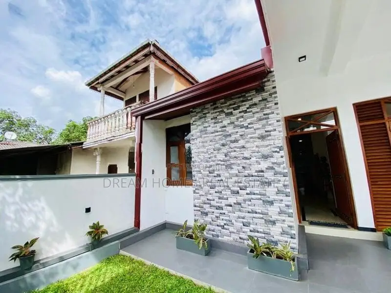 Modern 3 Bedroom House for Sale – Athurugiriya