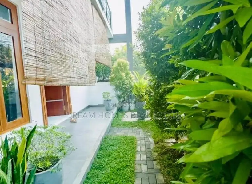 Luxury Home for Sale in Kaduwela
