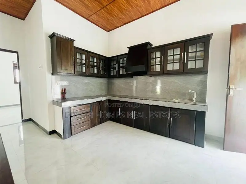 Luxury 4-Bedroom House for Sale in Kiribathgoda