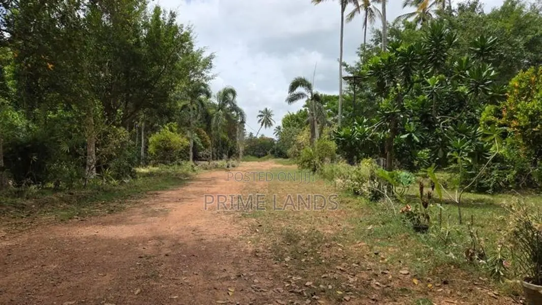 Land for Sale Valiveta ( Navil Hopita )
