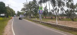 කුරුණෑගල පුත්තලම් පාරෙන් ඉඩමක්
