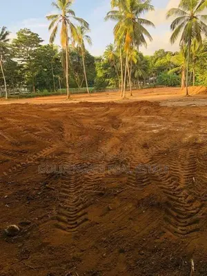 Land for Sale Near the Seaduwa Road in Udugampala
