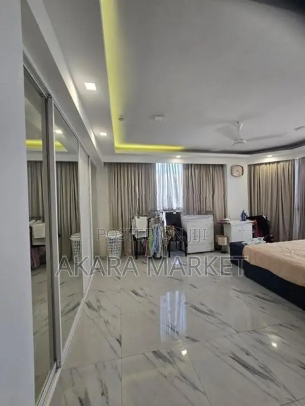 Colombo 03 Crescat Residencies - Furnished Apartment for Sale A54513
