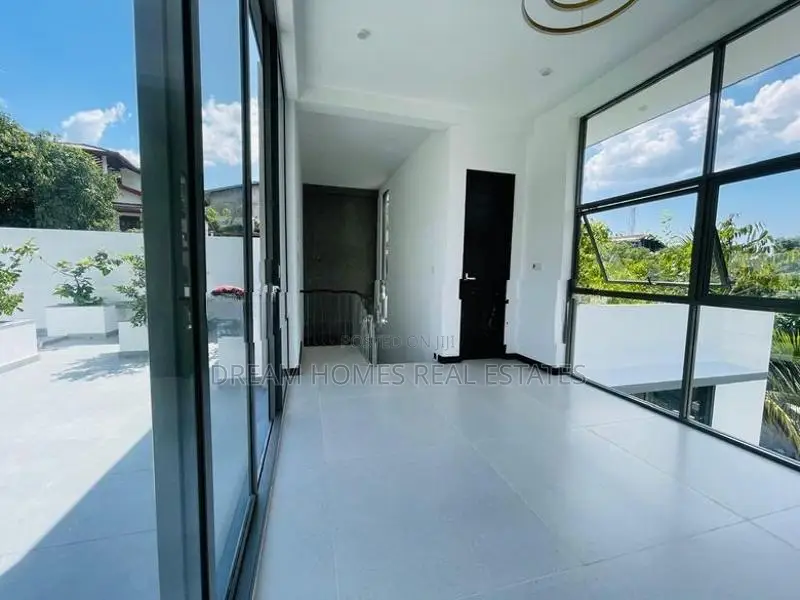 Modern 3BR House for Sale – Kadawatha