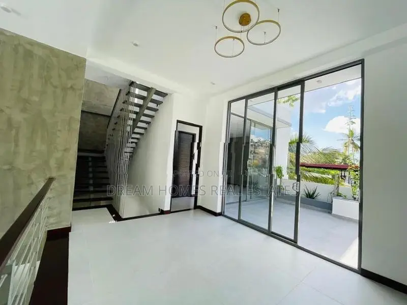 Modern 3BR House for Sale – Kadawatha