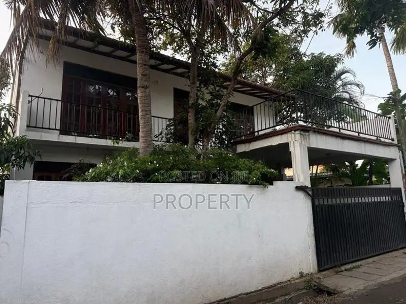 4BR Upper floor for Rent in Ratmalana