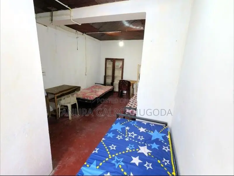 Girls’ Accommodation Near Nugegoda Flyover