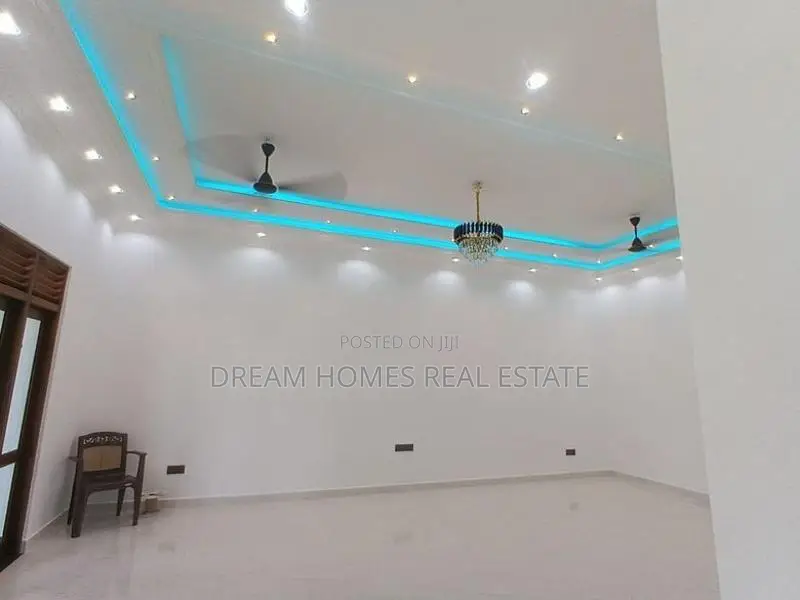 Modern 3-Bedroom House for Sale in Kesbewa, Piliyandala