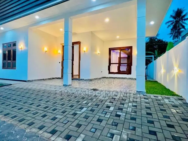 Good Best Perfect Brand New Upstair 4 BR House For Sale in Negombo