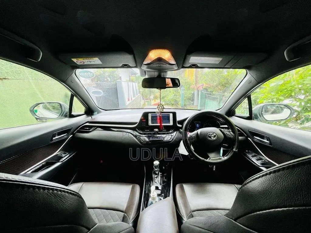 Toyota CHR 2018 SUV (Used)