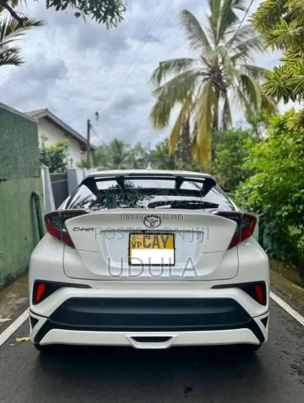 Toyota CHR 2018 SUV (Used)