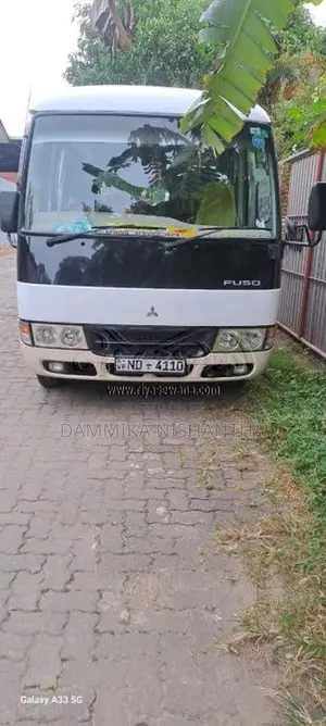 Mitsubishi Bola Rosa 2009 Bus (Used)