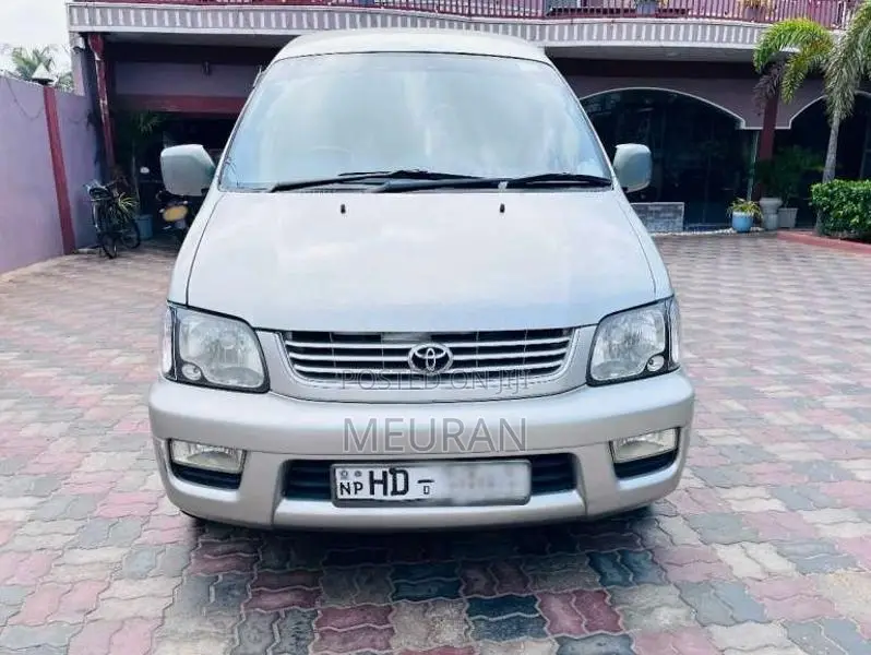 Toyota Noah 1999 Van (Used)