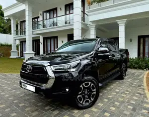 Toyota Hilux Revo 2 8 Thailand 2025 Pickup (Used)