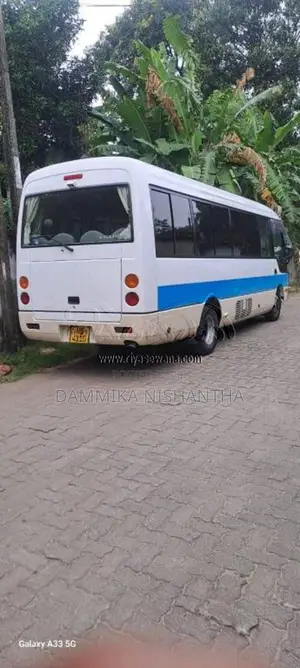 Mitsubishi Bola Rosa 2009 Bus (Used)