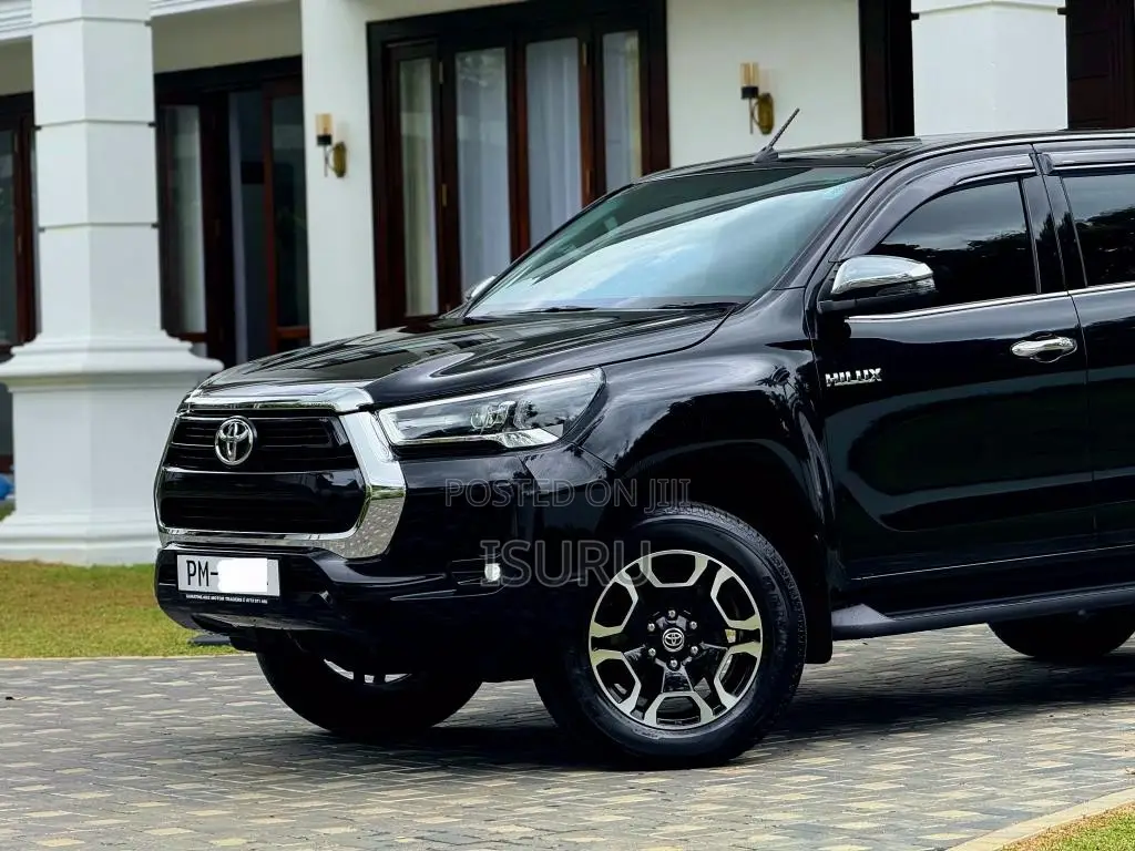 Toyota Hilux Revo 2 8 Thailand 2025 Pickup (Used)