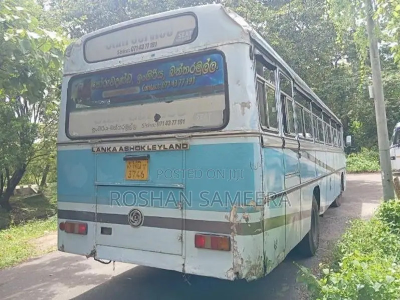 Ashok-Leyland Semi 2010 Bus (Used)