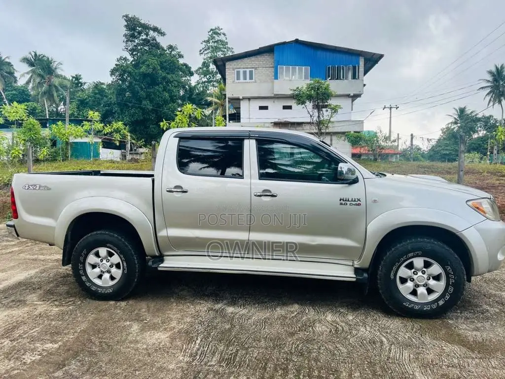 Toyota Hilux 2009 Pickup (Used)