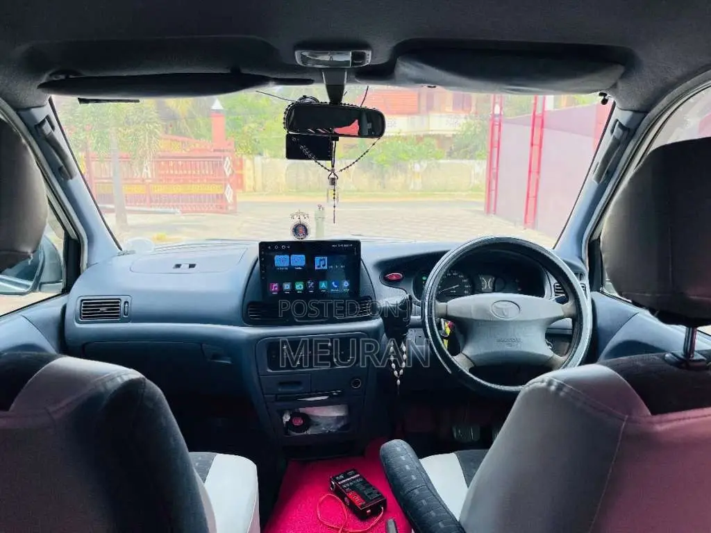 Toyota Noah 1999 Van (Used)