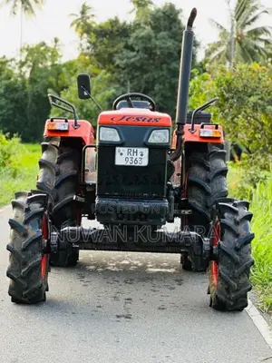 Kubota E KUBOTA 2024 Tractor (Used)