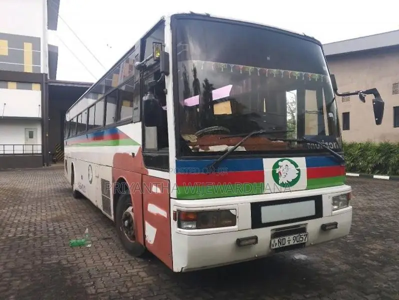 Nissan Nissan 1993 Bus (Used)