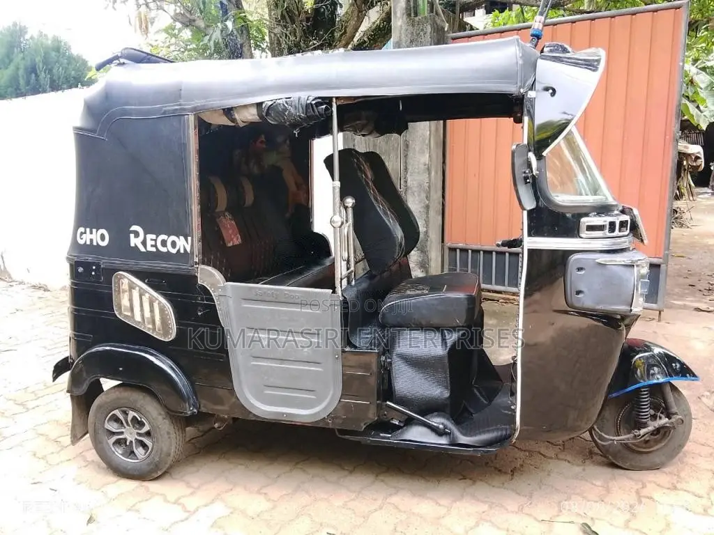 Bajaj RE 205 2015 Three Wheel (Used)