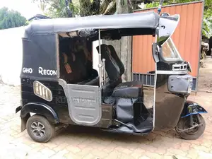 Bajaj RE 205 2015 Three Wheel (Used)
