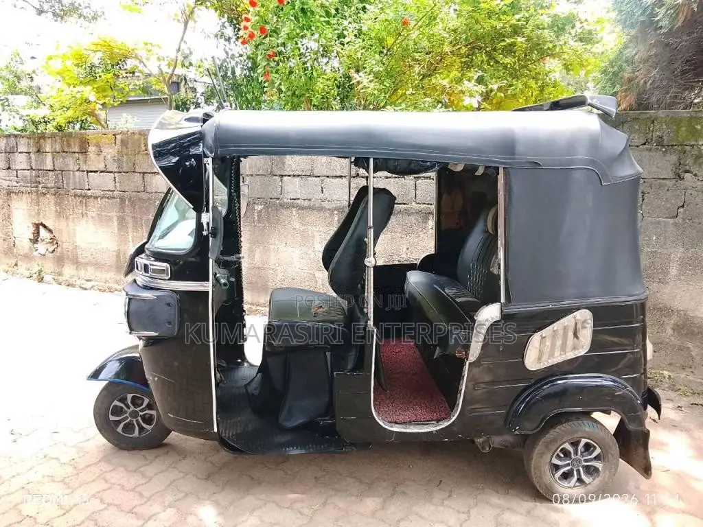 Bajaj RE 205 2015 Three Wheel (Used)