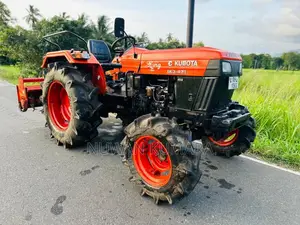 Kubota E KUBOTA 2024 Tractor (Used)