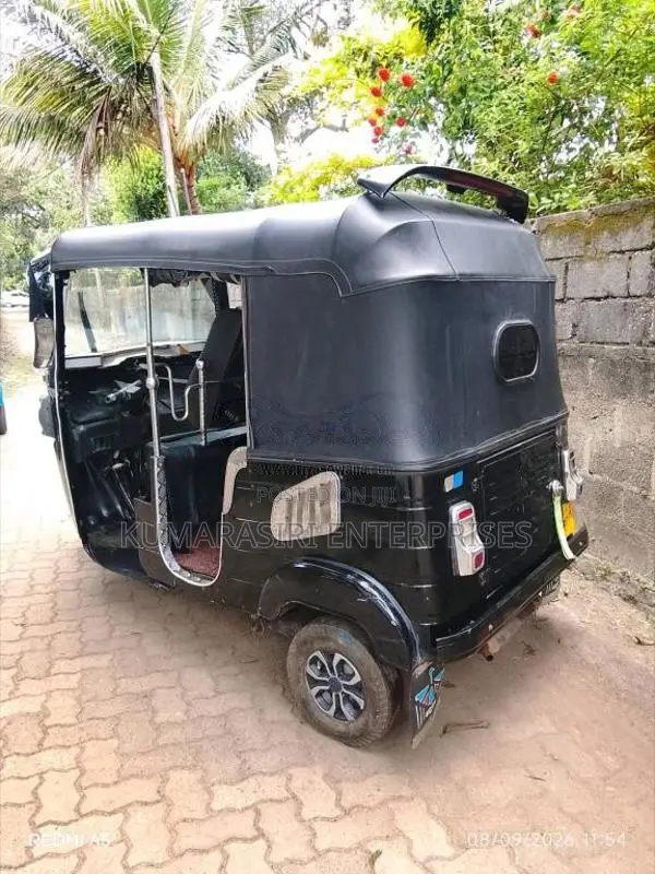 Bajaj RE 205 2015 Three Wheel (Used)